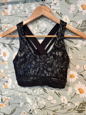 Old Navy Black Metallic-Pattern Crossback Sports Bra